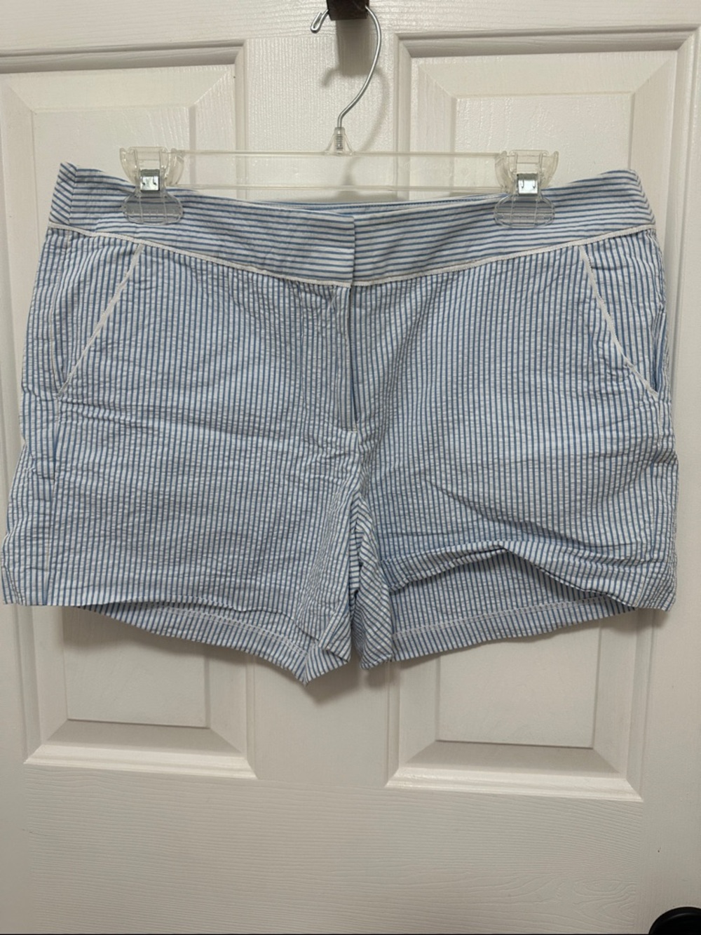0119 Southern Tide‎ Blue and White Seersucker Stripe Shorts women’s size 8